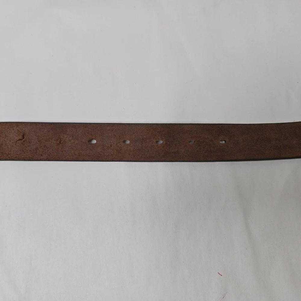 Justin's Women Full Grain Leather Belt With Silver Heart Buckle 34 In *READ**